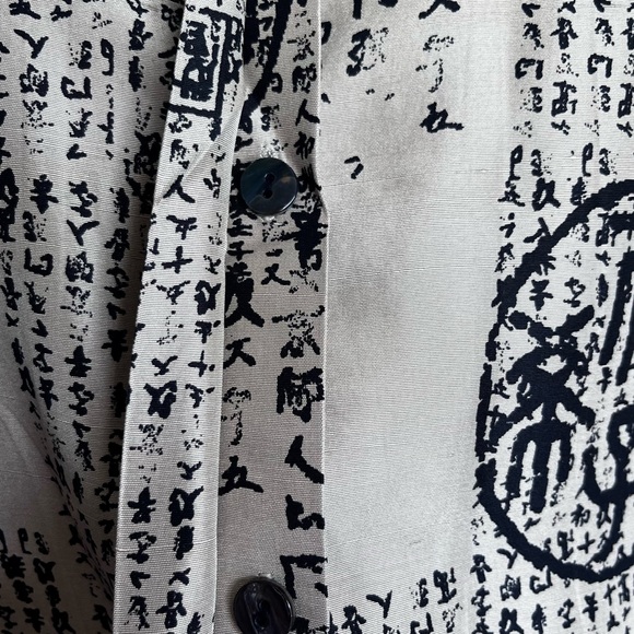 Vintage 100% Silk Printed Blouse Beige & Black Large - Picture 6 of 11